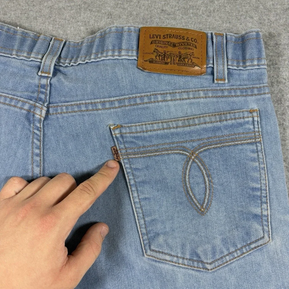 Vintage 90s Levis Action 43415 Denim Jeans Mens 38x32 Light Wash Straight Leg